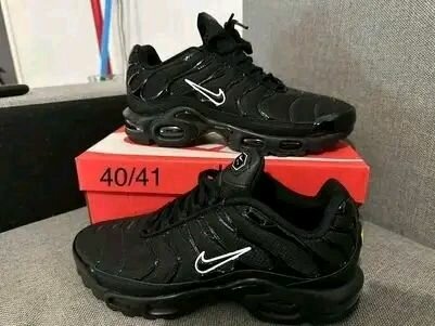 Nike noir pour homme