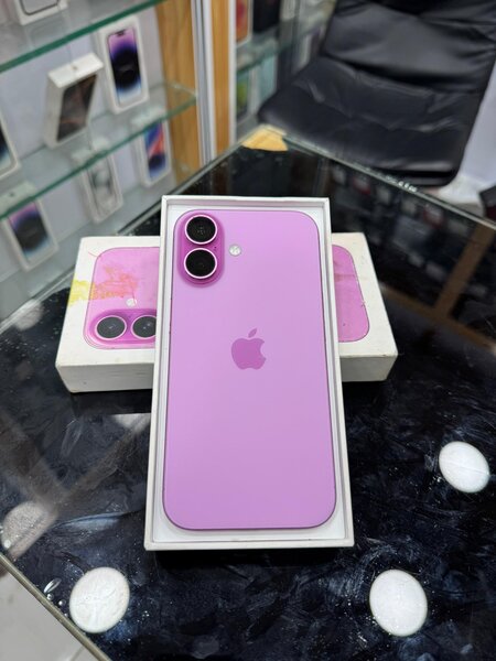 iPhone 16 simple rose