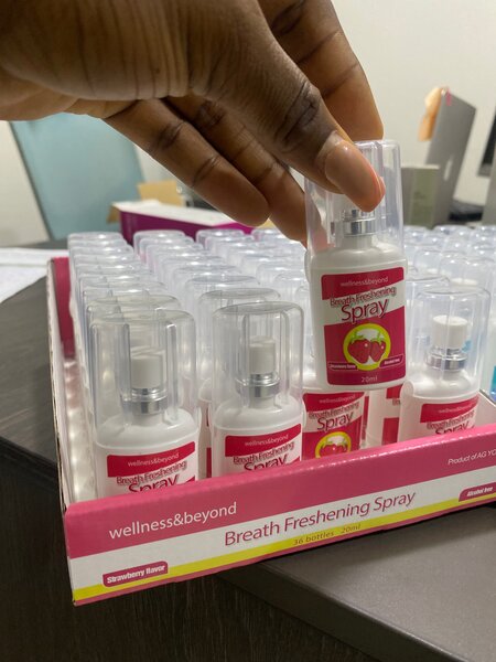 Breath freshening Mouth spray in mint and strawberry