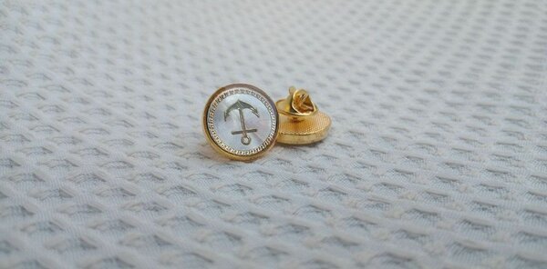 The Anchor lapel pin