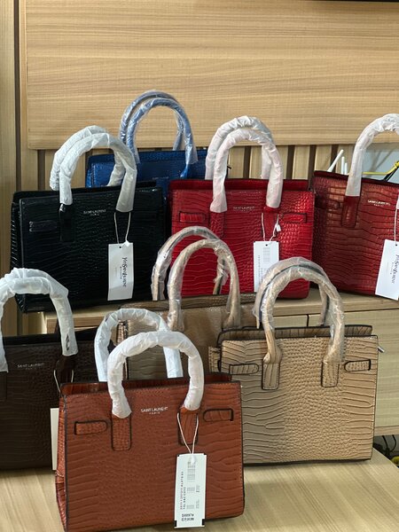 Sac à main élégant en cuir croco