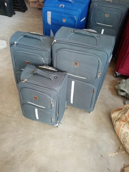 Valise à roulettes robuste