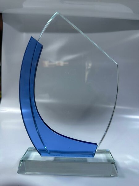 Trophée en verre élégant