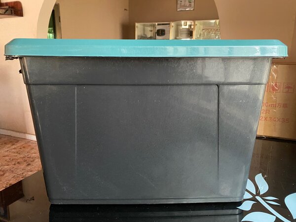 80litres capacity side Buckle storage container with wheels