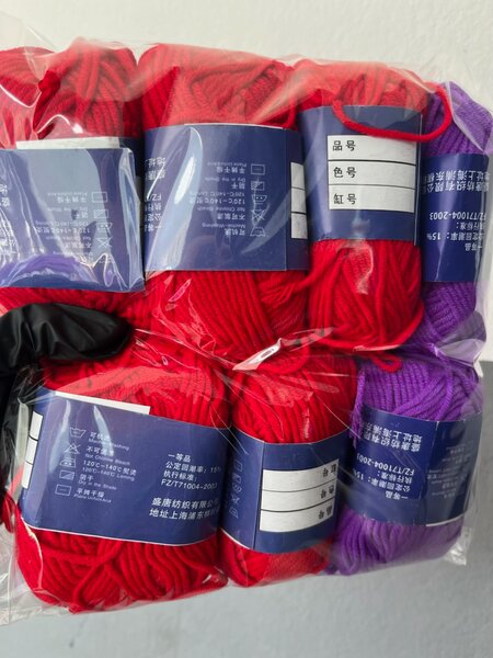 Laine Acrylique Rouge et Violette