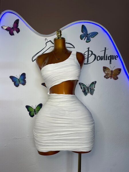 Robe Blanche Épaule Asymétrique