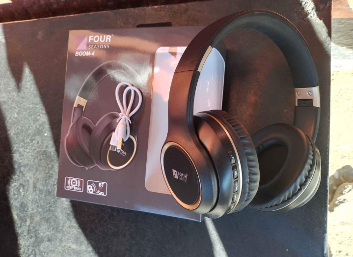 Four seasons boom 4 headphones