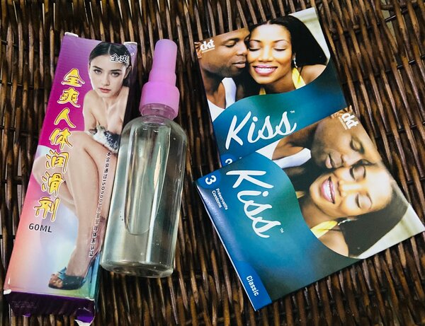 6 préservatifs + lubrifiant