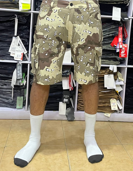 shorts khaki green light