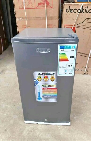 Réfrigérateur compact moderne