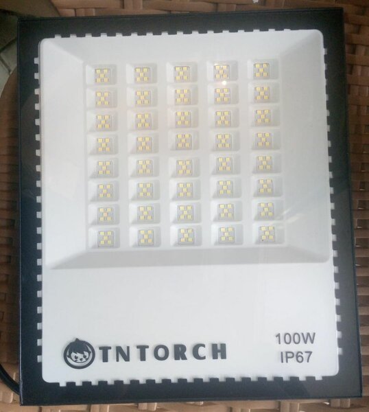 Projecteur LED 100W IP67