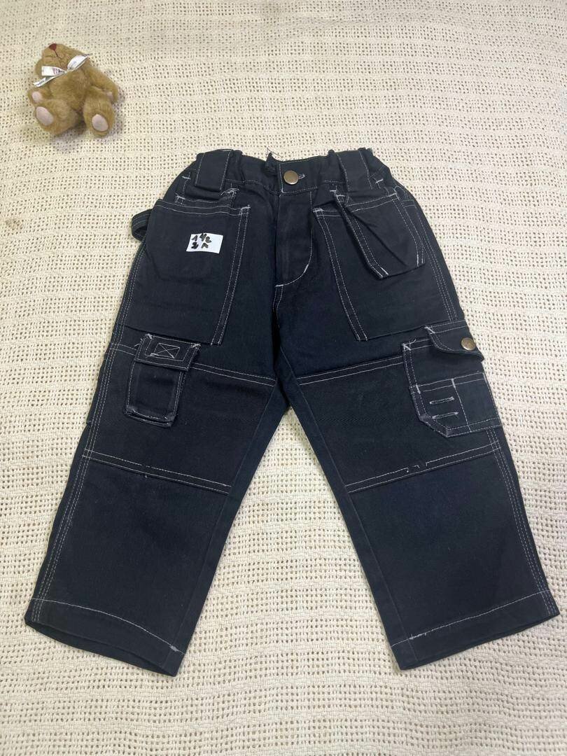 Pantalons pour petits garçons .