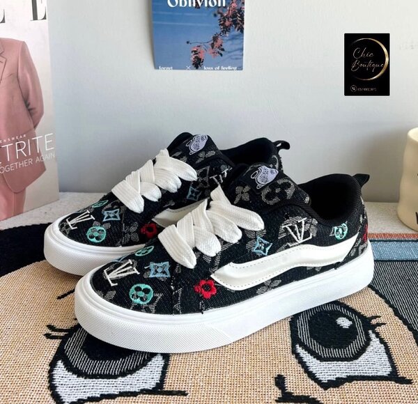 Sneakers tendance noires et blanches