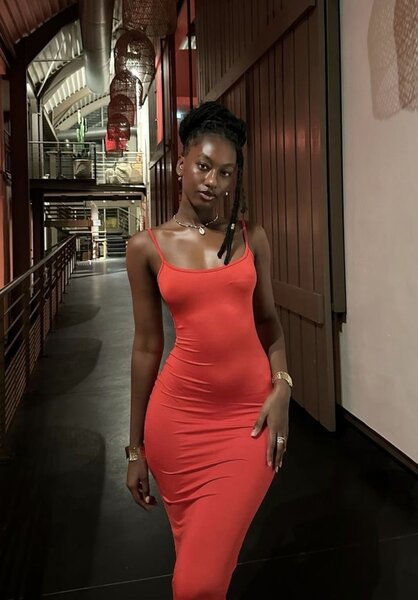 Robe moulante rouge élégante