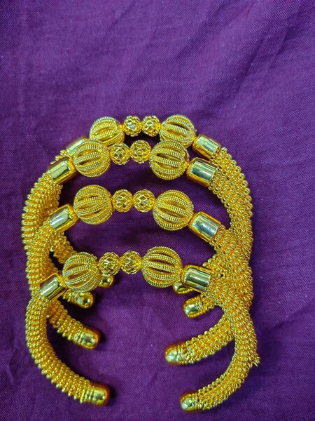 Bracelet doré élégant