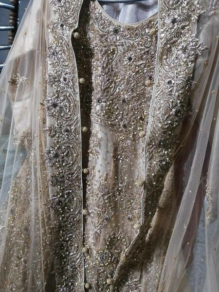 Maxi golden color just 1time used selling at half price.