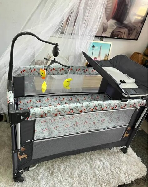 Lit de voyage bébé avec matelas et moustiquaire