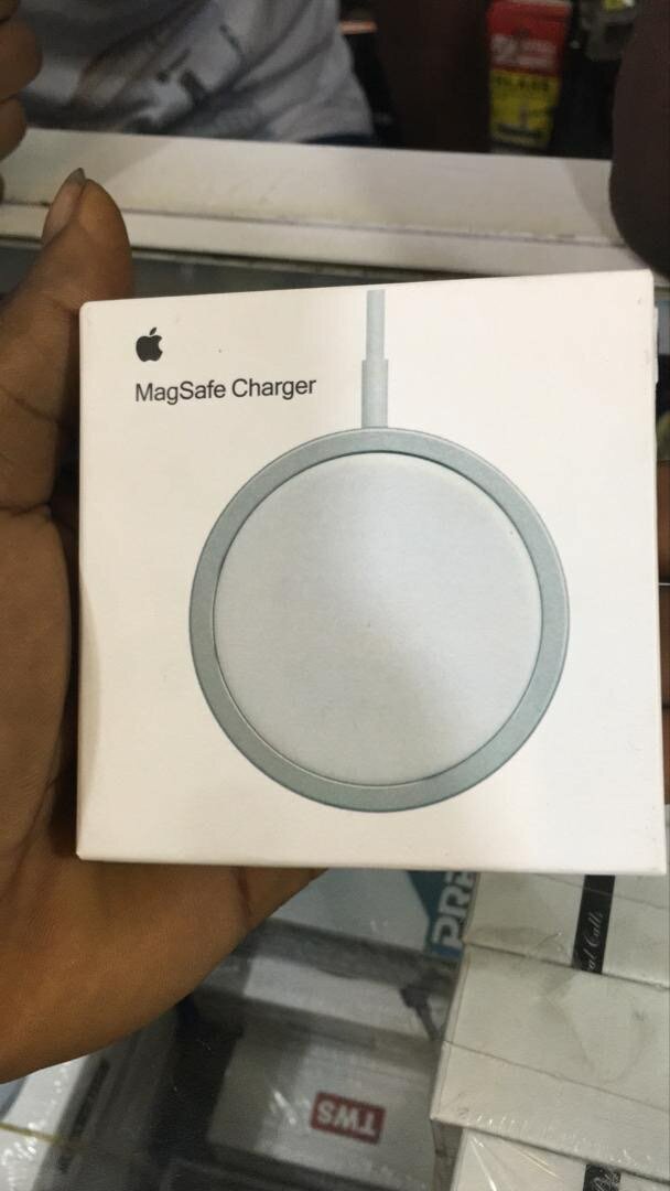 Apple Magsafe Wireless Charger for iPhone and Airpods