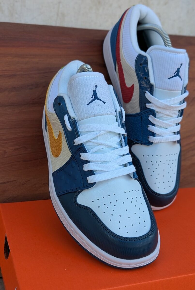 JORDAN 1 LOW GS (MESSY ROOM)