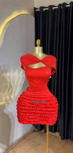 Robe rouge glamour pour femmes