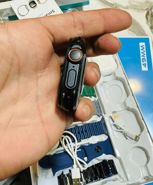 Smart watch with airburds 7 strap 1 in 10 box