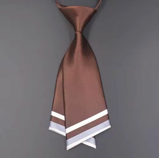 Cravate élégante pour femme