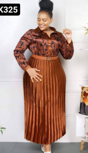 Robe en soie chocolat avec chemise et bretelle