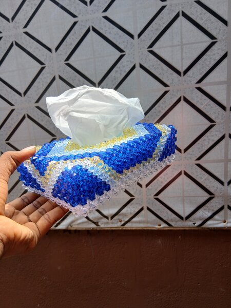 Boîte à mouchoirs en perles