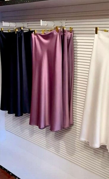 Jupe en satin élégante