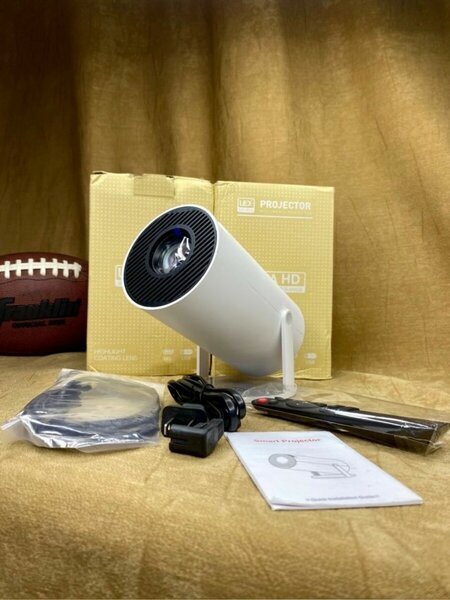 Hot Sale Mini Projector Home Theater Cheap Smart HY300 Proje