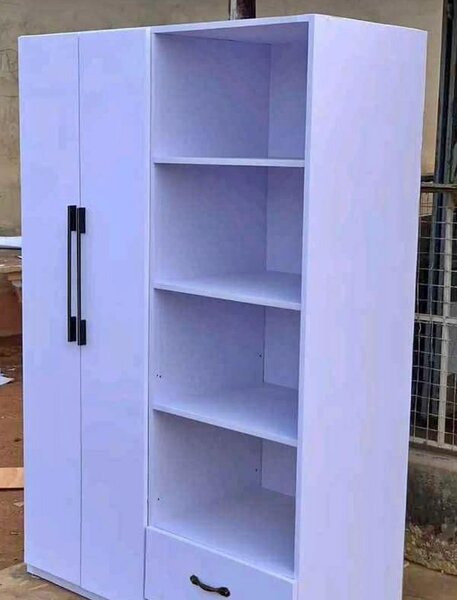 Armoire blanche moderne