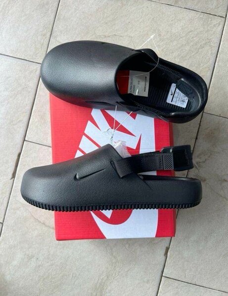 Nike slides
