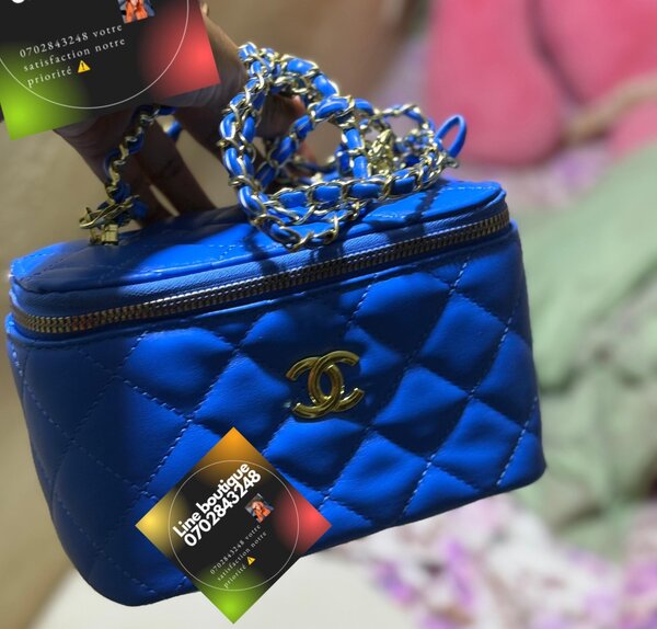 Sac à main bleu élégant