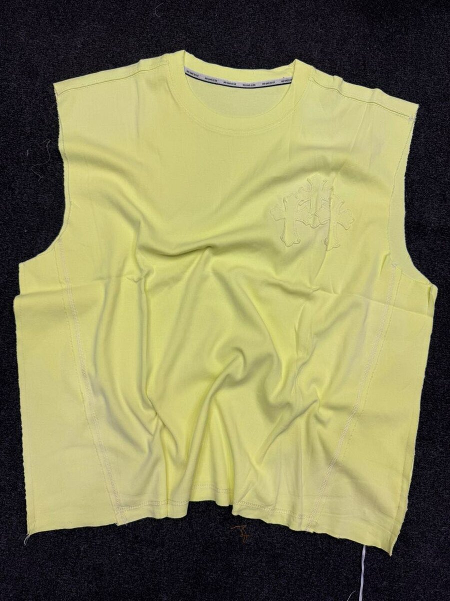 t-shirt démembré brodé