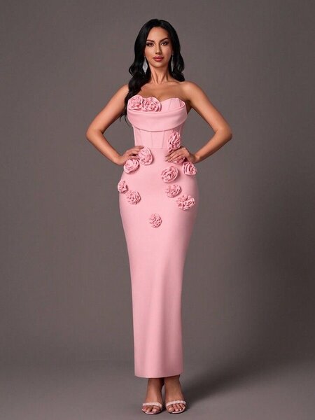 Robe élégante rose à fleurs