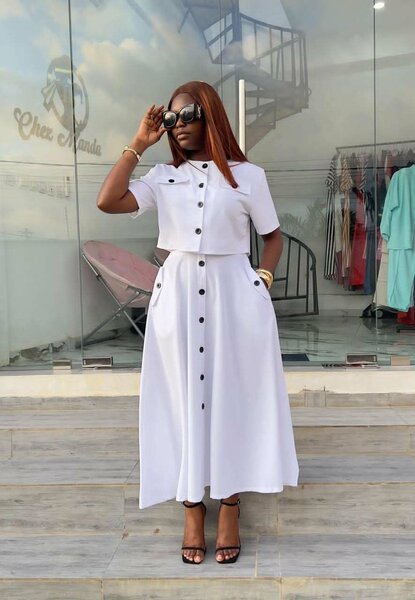 Robe longue blanche élégante