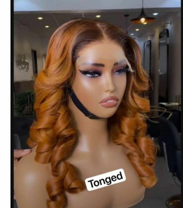 Perruque longue bouclée luxe