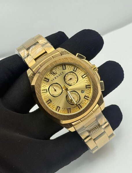 Montre dorée homme luxe