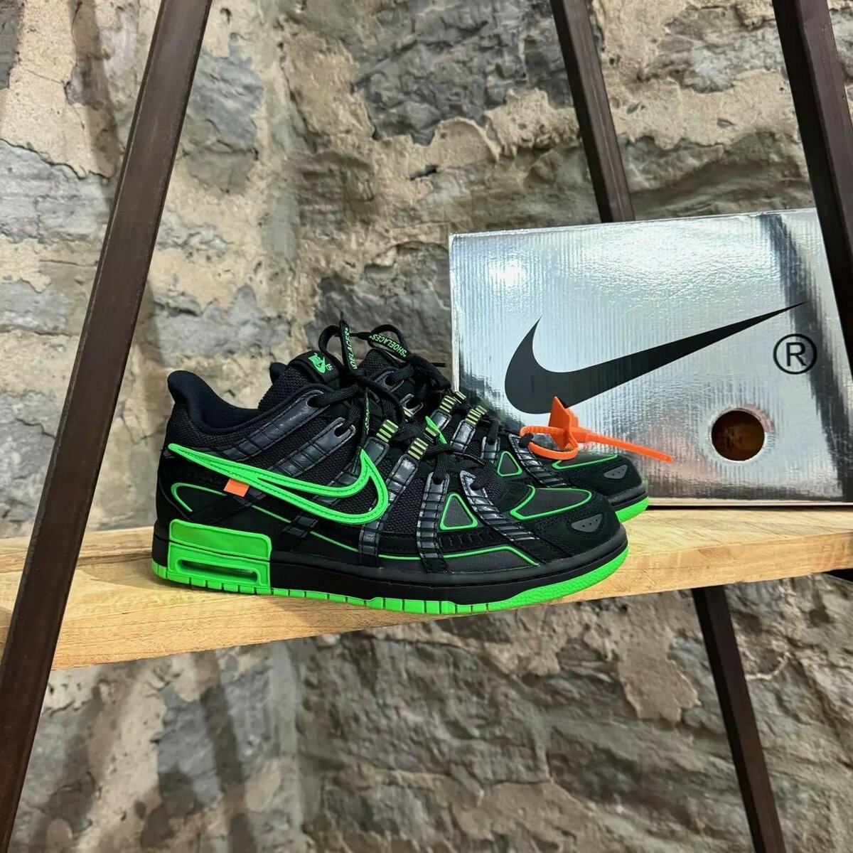 NIKE AIRFORCE CLASSIC