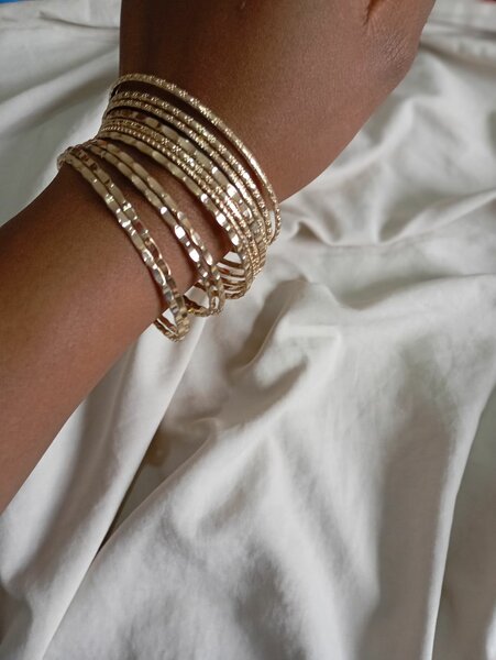 Bracelets dorés élégants