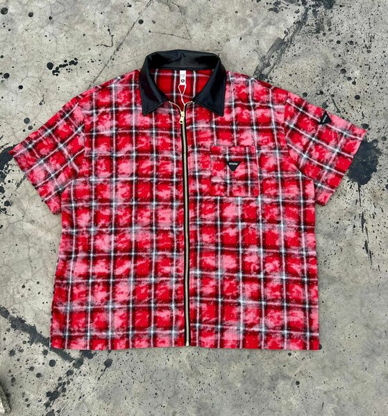 Chemise à carreaux vibrante