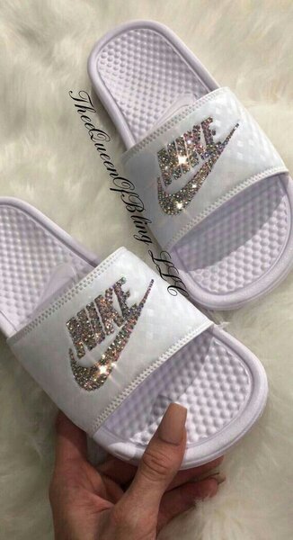 Sandales Nike blanches à paillettes