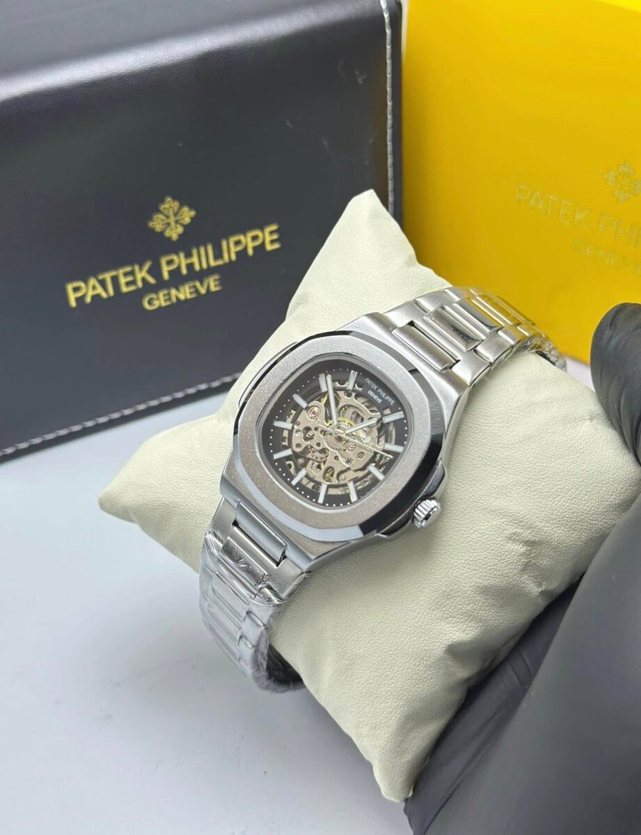 Montre squelette élégante