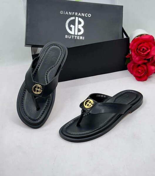 Gucci slippers