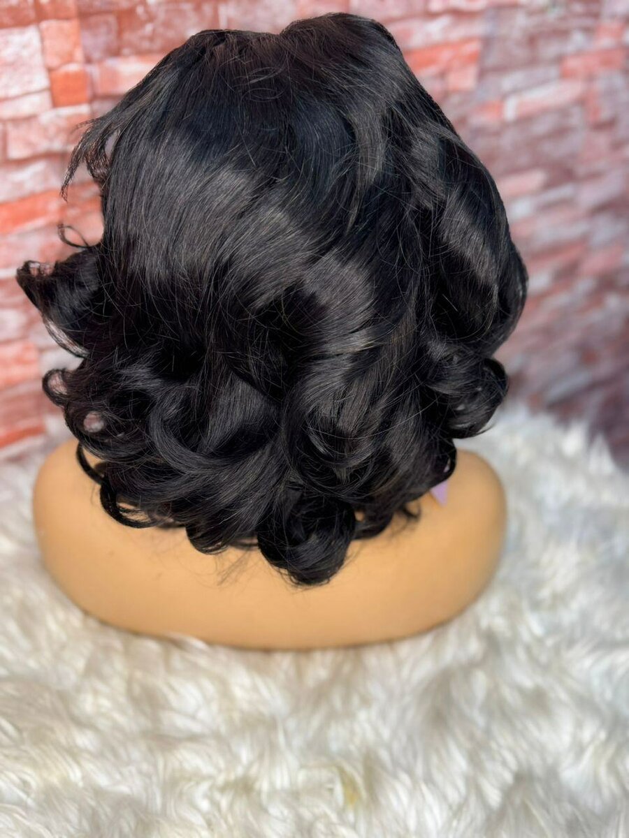 Perruque naturelle bouclée chic