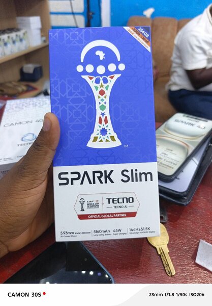 Smartphone TECNO SPARK Slim