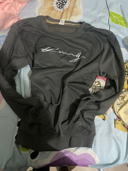 Sweat-shirt noir à imprimé