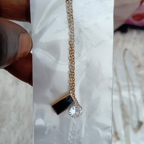 Collier pendentif élégant