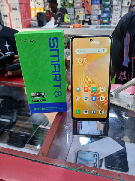 Infinix smart 8 64 GB