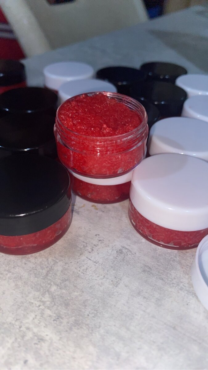 Lip exfoliating scrub